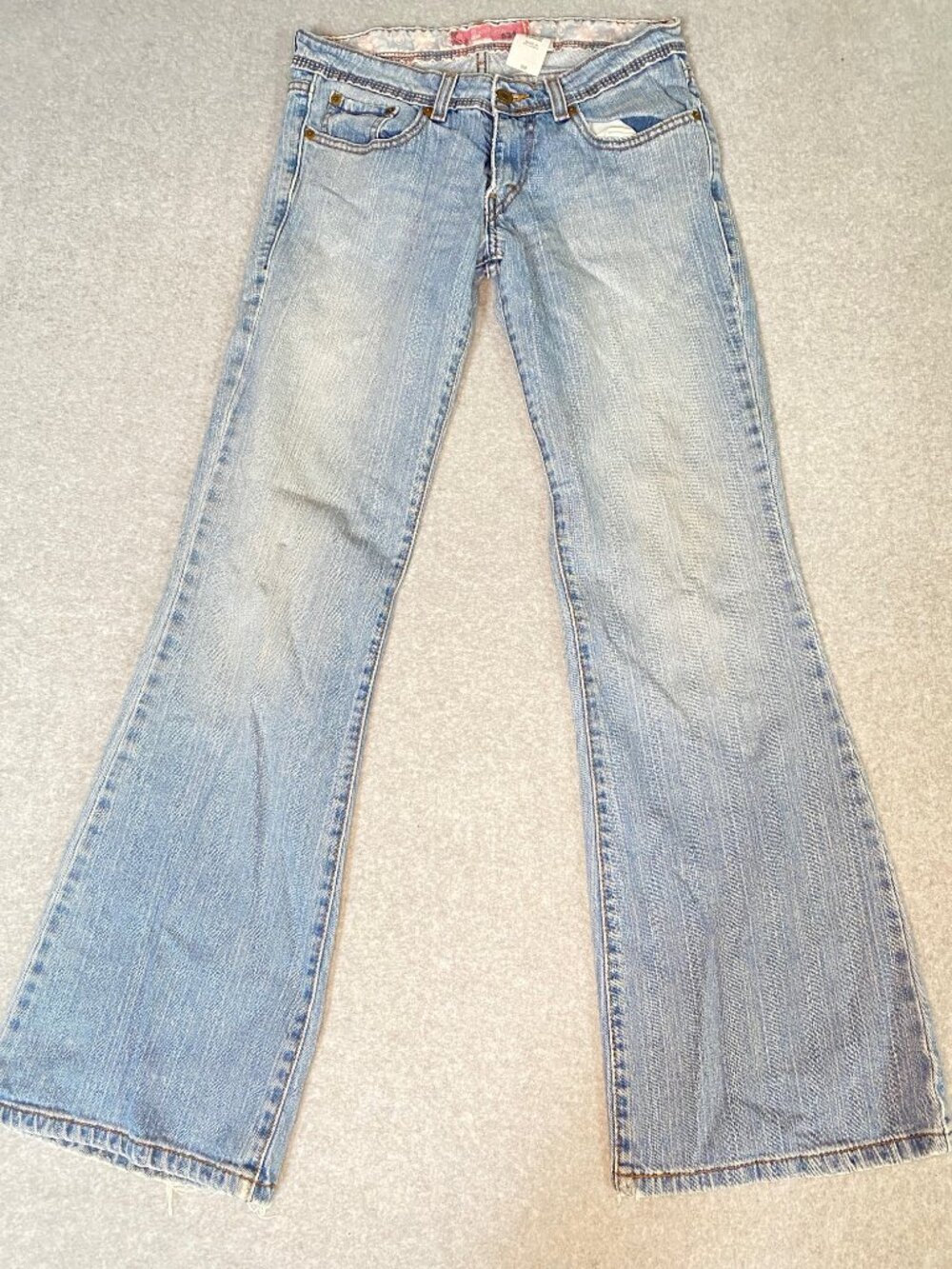 Levi SuperLow 629 Flare Size 9 Juniors Light Wash